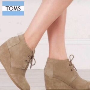 TOMS Womens Kala Desert Suede Lace Up Wedge Booties 8 Taupe Modern‎ Boho Chic
